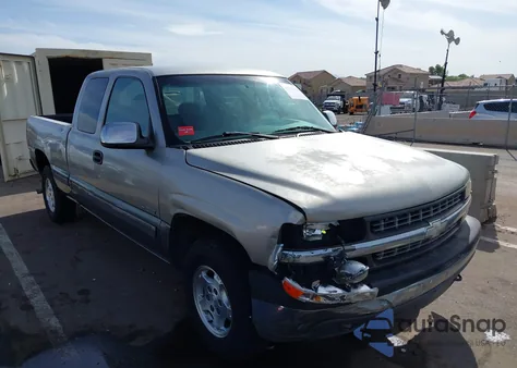 2000 Chevrolet Silverado 1500 Ls z USA, uszkodzony, nr VIN 1GCEK19T6YE291119